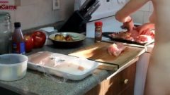 Naked Red A Blowjob Cooks Delicious Chicken