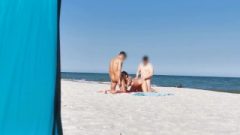Sharing My chick With A Stranger On The Public Beach. Threesome WetKelly.