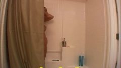 Nubile Darling Shaves Her Wet Snatch While Showering